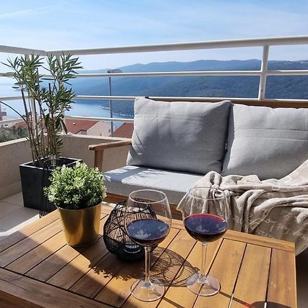Apartment Cami -Stylish Apartment With A Beautiful Seaview Rabac Exterior foto