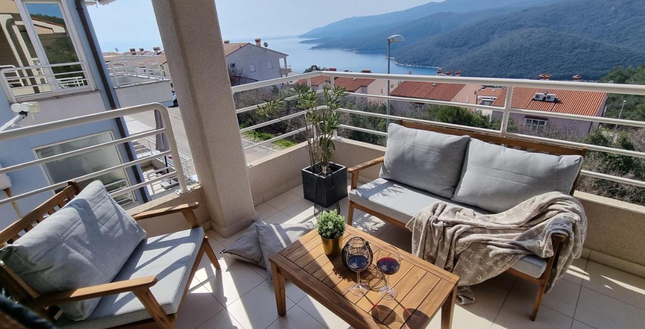Apartment Cami -Stylish Apartment With A Beautiful Seaview Rabac Exterior foto