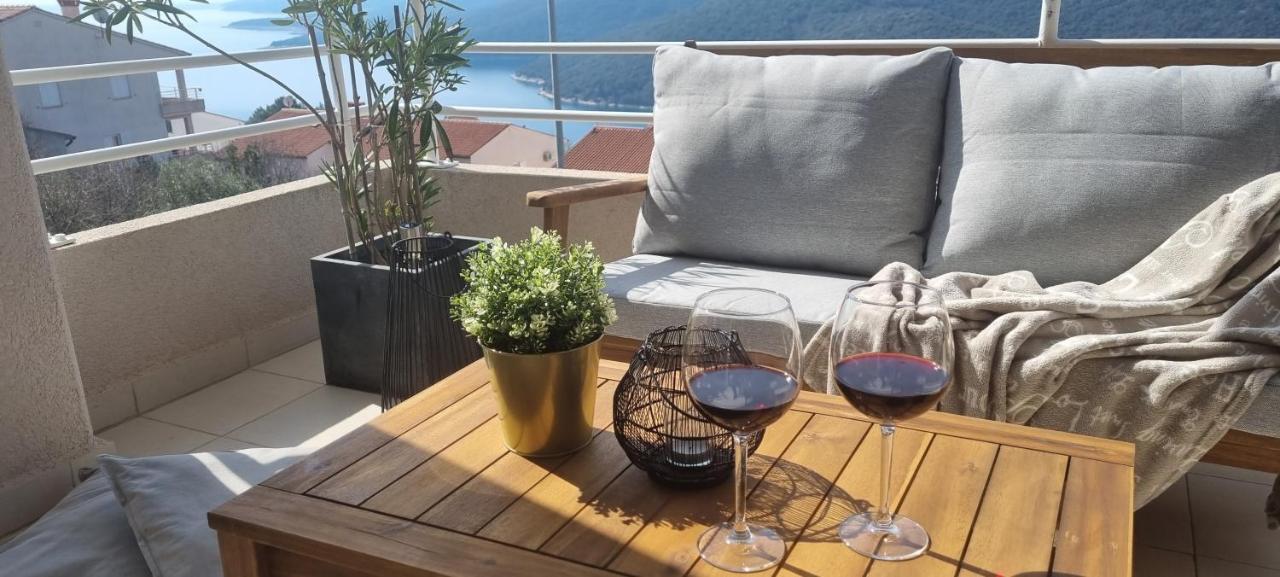 Apartment Cami -Stylish Apartment With A Beautiful Seaview Rabac Exterior foto