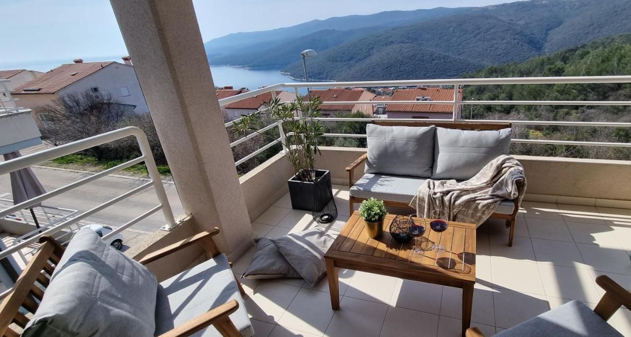 Apartment Cami -Stylish Apartment With A Beautiful Seaview Rabac Exterior foto